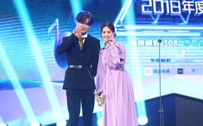 亚洲新歌榜年度盛典乐华七子,乐华七子nextheartfullofyou舞台