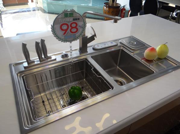 水槽的挑选注意哪些方面,水槽选择利弊有哪些问题