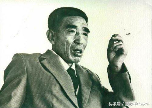 他只是一个村委书记，却坐拥16台奔驰，在村里堪称“土皇帝”