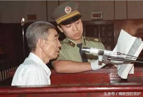 他只是一个村委书记，却坐拥16台奔驰，在村里堪称“土皇帝”