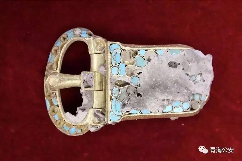 “摸金校尉”盗“九层妖楼”旁古墓落网646件*物文**被迫“重见天日”