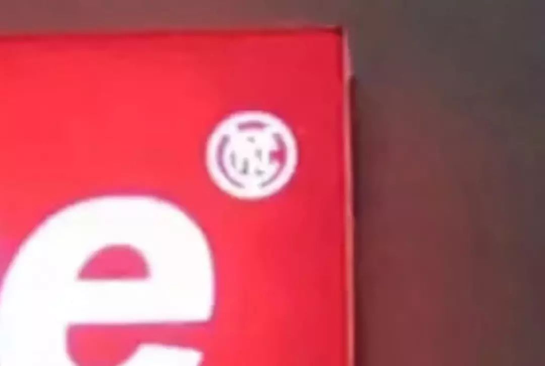 终于摆脱代购,国内第一家Spureme落户深圳!