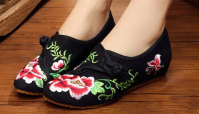 终于摆脱代购,国内第一家Spureme落户深圳!