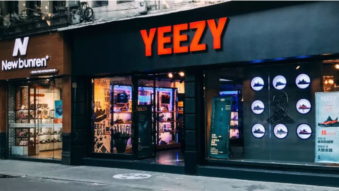 终于摆脱代购,国内第一家Spureme落户深圳!