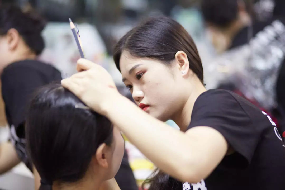 古月辰化妆学校靠谱吗,古月辰化妆师