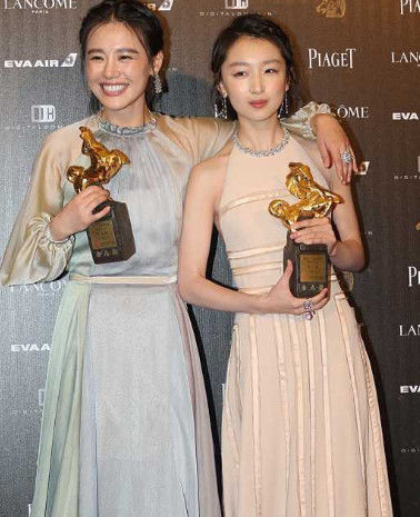 周冬雨和父母相认,周冬雨靠父母吗