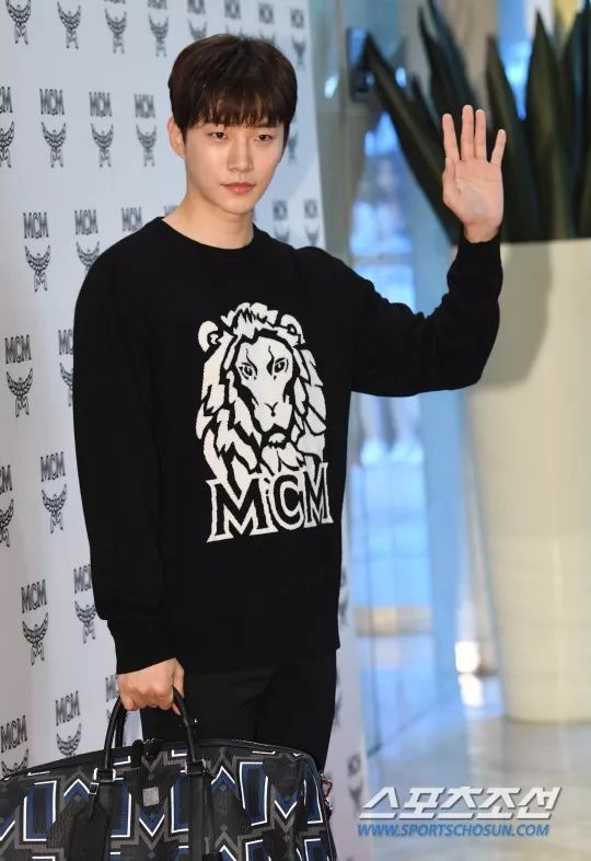 一周偶像jennie,一周偶像女艺人穿搭合集