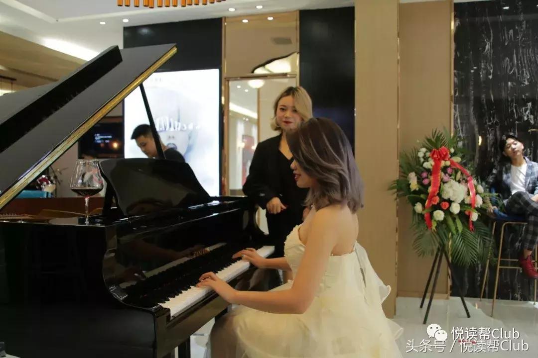 c位出道点亮客厅的美,c位出道抖音活动