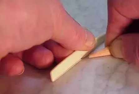 下弦枕凹槽怎么打磨,新吉他打磨下弦枕