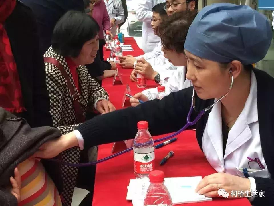 过去，你们日夜担心着病人；现在，让我们关心你们！