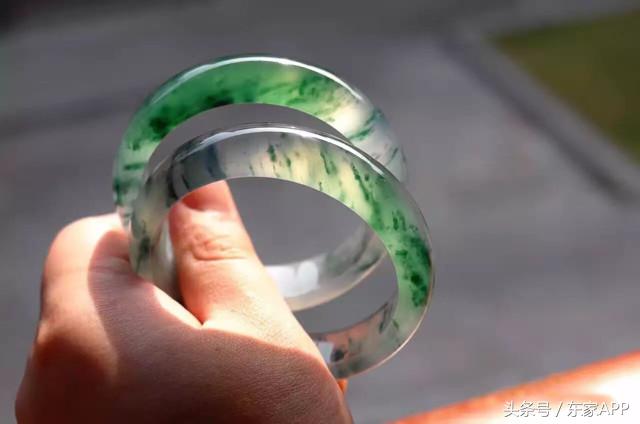 翡翠鉴别入门知识,翡翠行家的原石怎么样鉴别好坏