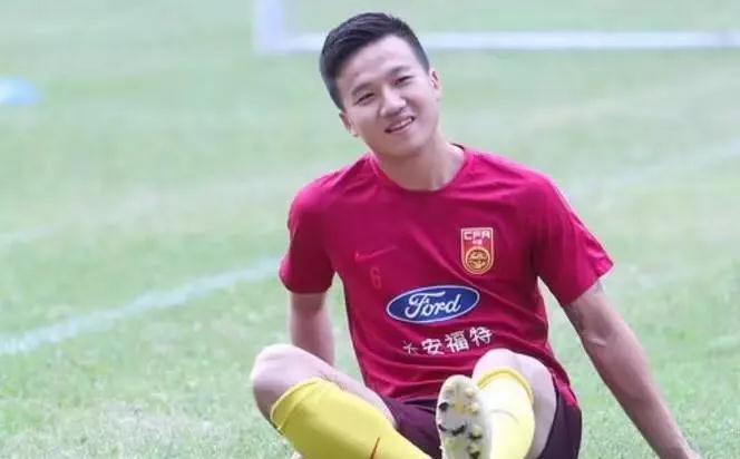 小贝附体！亚运会足球比赛多角度欣赏小将姚均晟