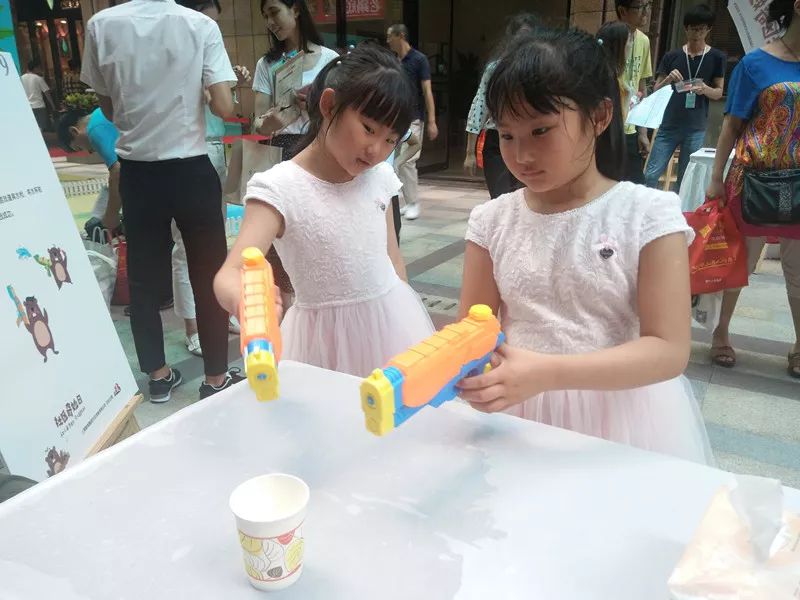 很火的集市,非常火爆的集市