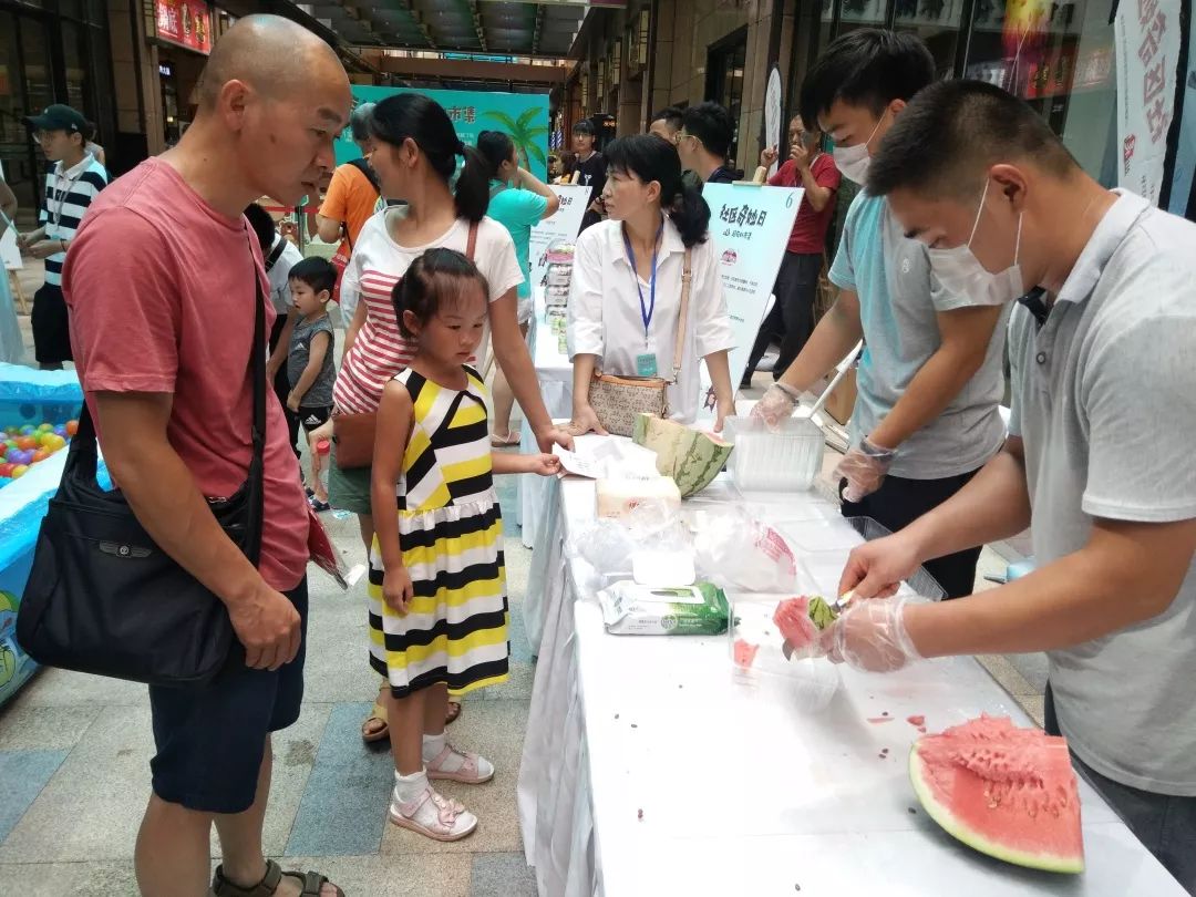 很火的集市,非常火爆的集市