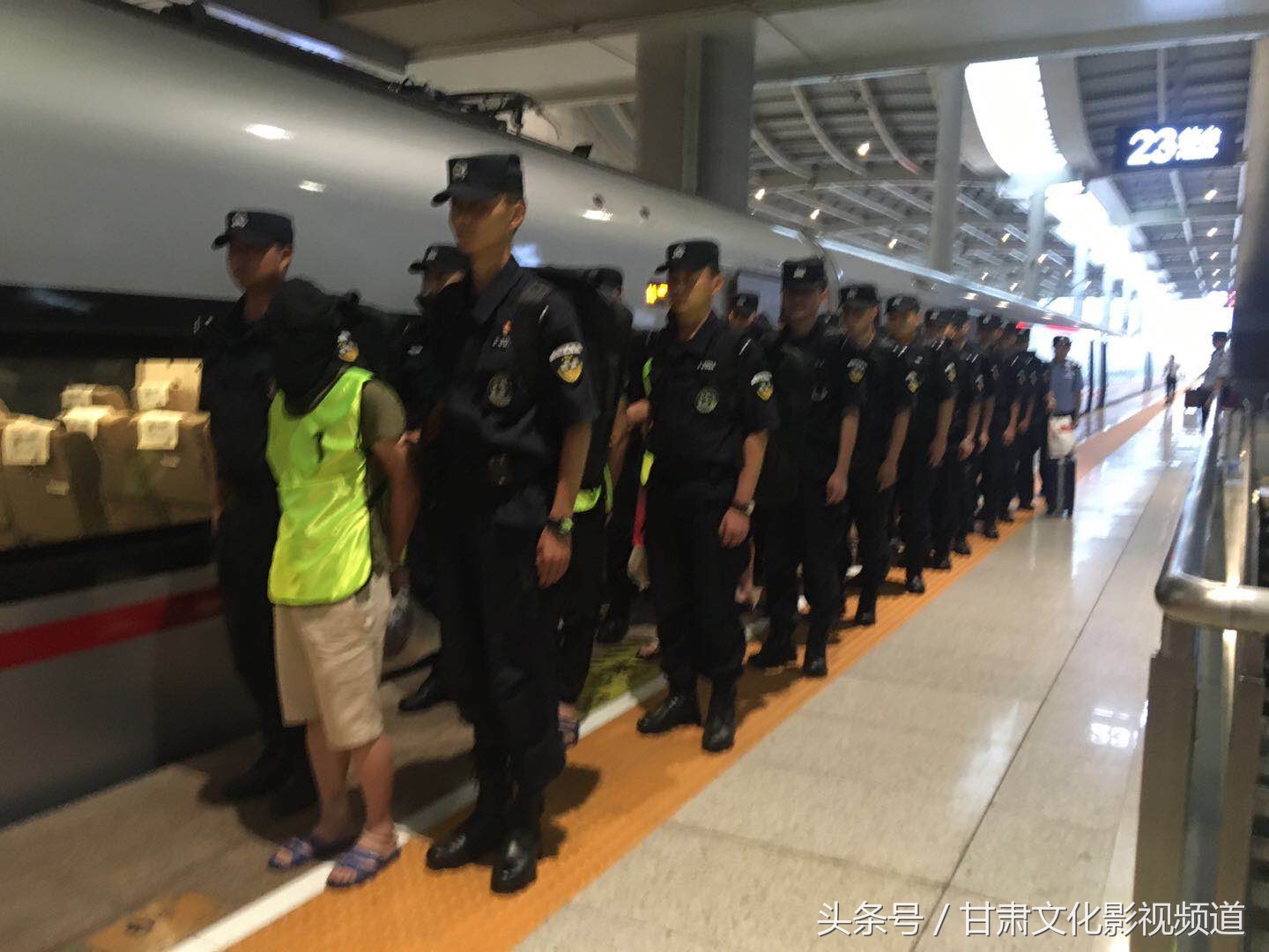 兰州警方跨省作战打掉特大电信诈骗团队,建群拉人推广告是*局骗**