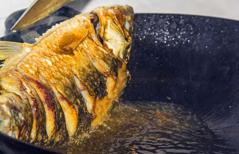 炖鱼炖多长时间最入味,水炖鱼炖多长时间最合适