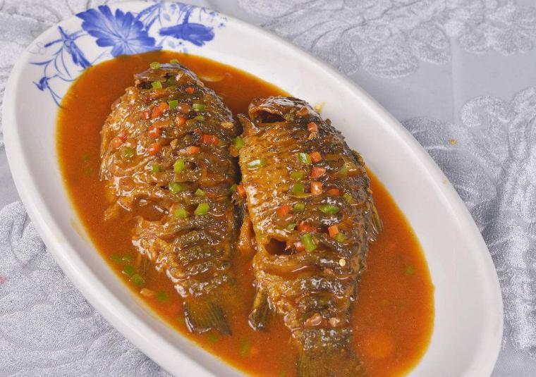 炖鱼炖多长时间最入味,水炖鱼炖多长时间最合适