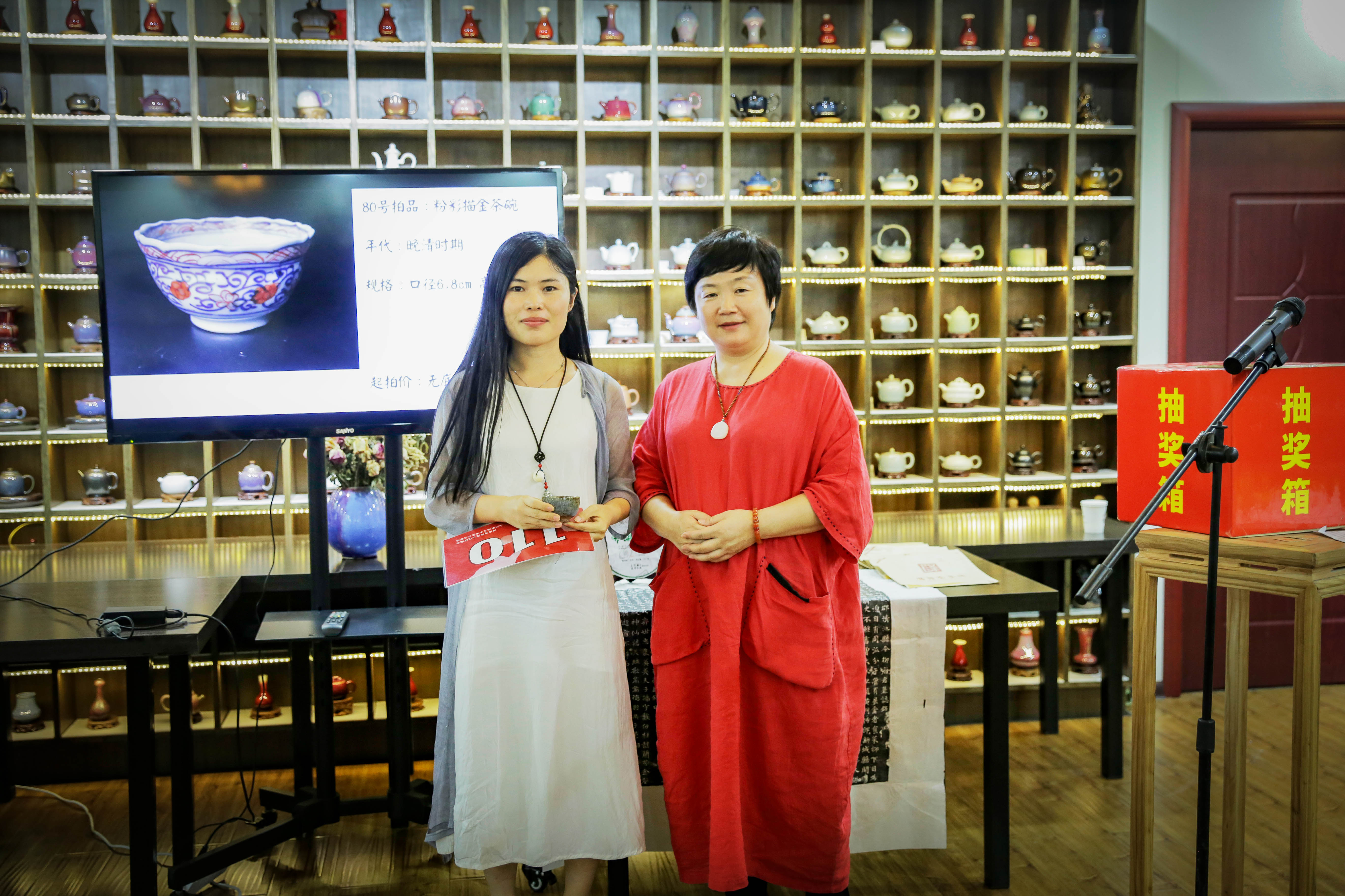 当代年轻人品茶抚琴焚香听雨对弈,青年茶生活