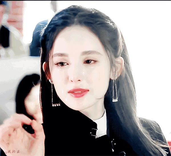 这么动人的“流泪亲吻妆”，其实你不用哭就能拥有！