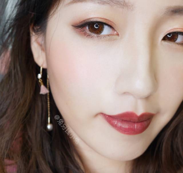 年轻女孩子最喜欢涂mac口红,用mac口红的是什么女人