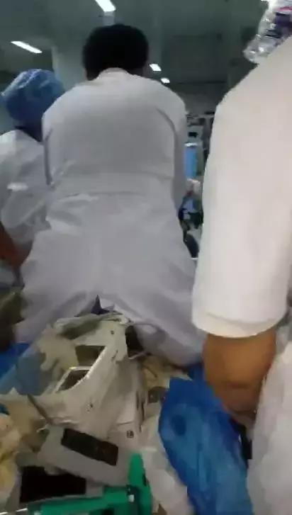 谢谢你们曾经看轻我,谢谢你们的款待