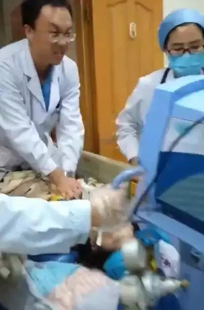 谢谢你们曾经看轻我,谢谢你们的款待