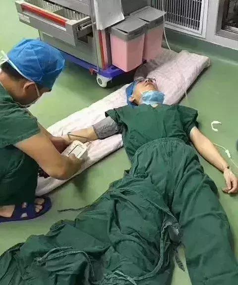 谢谢你们曾经看轻我,谢谢你们的款待