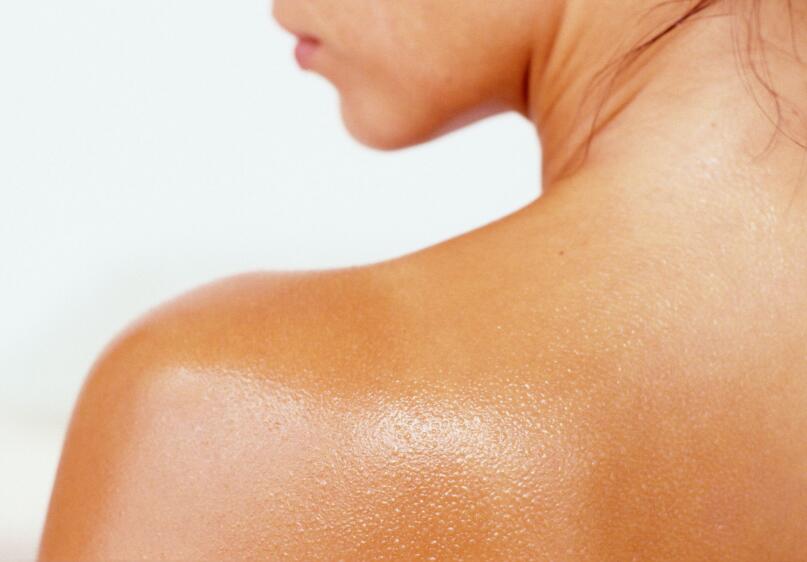 背上螨虫痘去除过程,后背长螨虫痘痘咋回事