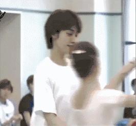 易烊千玺的少年感，广末凉子、袁咏仪、宣萱这些女星们从来都不缺