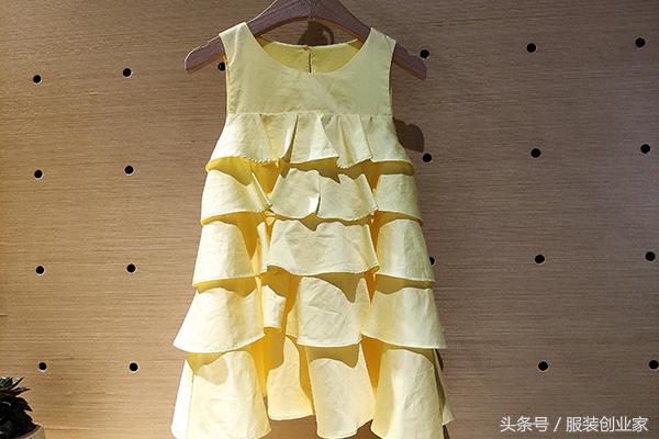 开服装店两年赚了多少,90后服装创业故事