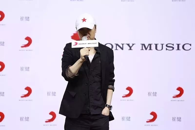 中国摇滚“教父”拍了这片,拿下一圈国际大奖,回国却惨败给票房