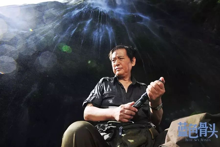 中国摇滚“教父”拍了这片,拿下一圈国际大奖,回国却惨败给票房