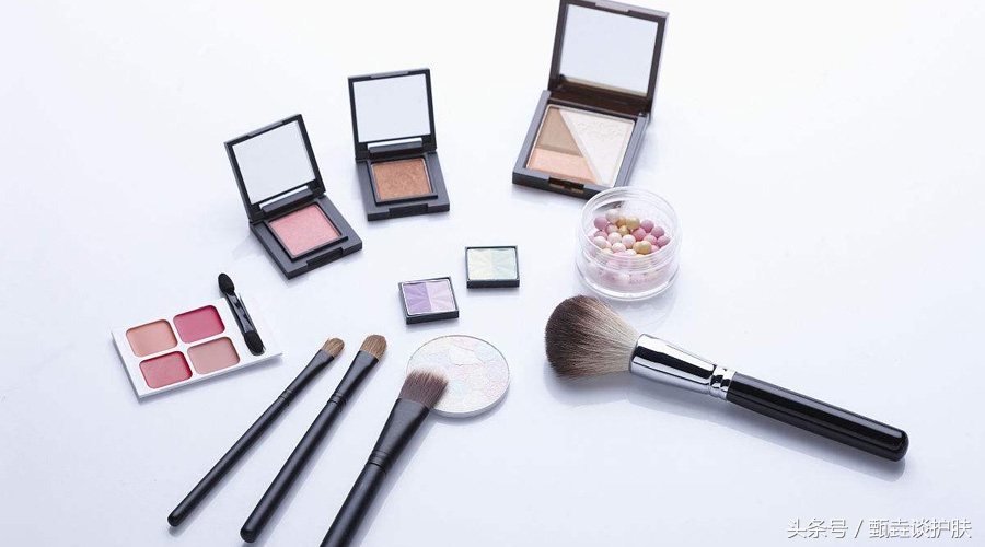 化妆用定妆喷雾还用上定妆散粉吗,用定妆喷雾还需要用散粉定妆吗