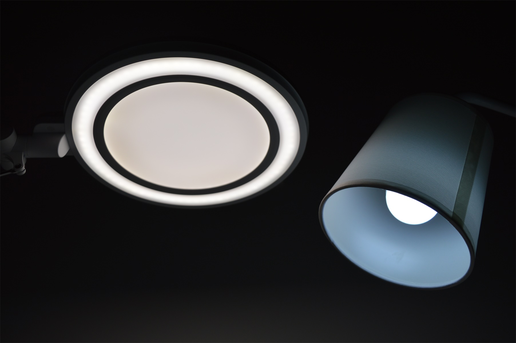 孩视宝柔和自然光护眼台灯,护眼儿童台灯图片大全