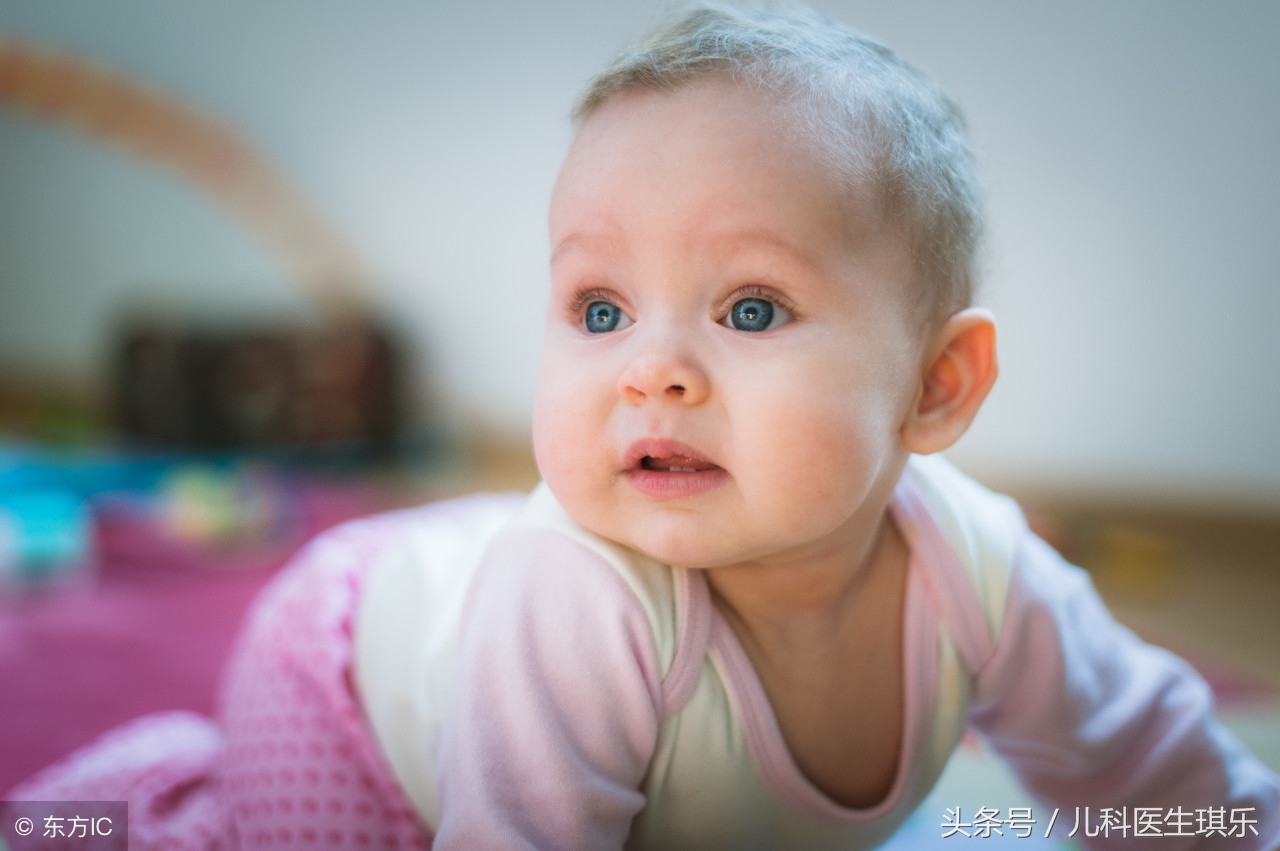 宝宝肛周有肉疙瘩是什么原因,新生儿肛门长了个透亮小豆粒