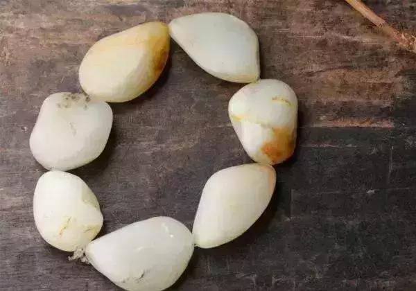 如何识别人工合成玉,人工合成玉和纯天然玉鉴别