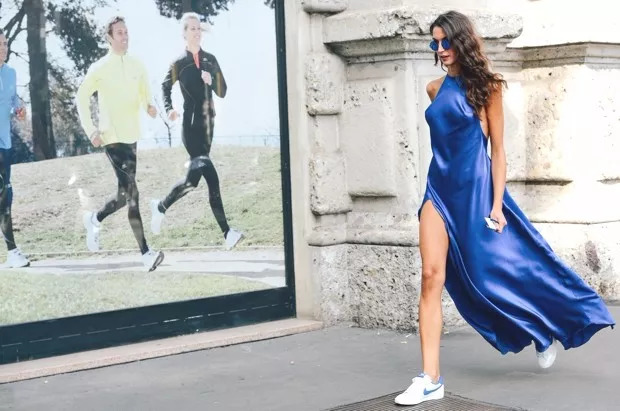 网红卖衣服有什么套路,网红店里的衣服怎么卖的