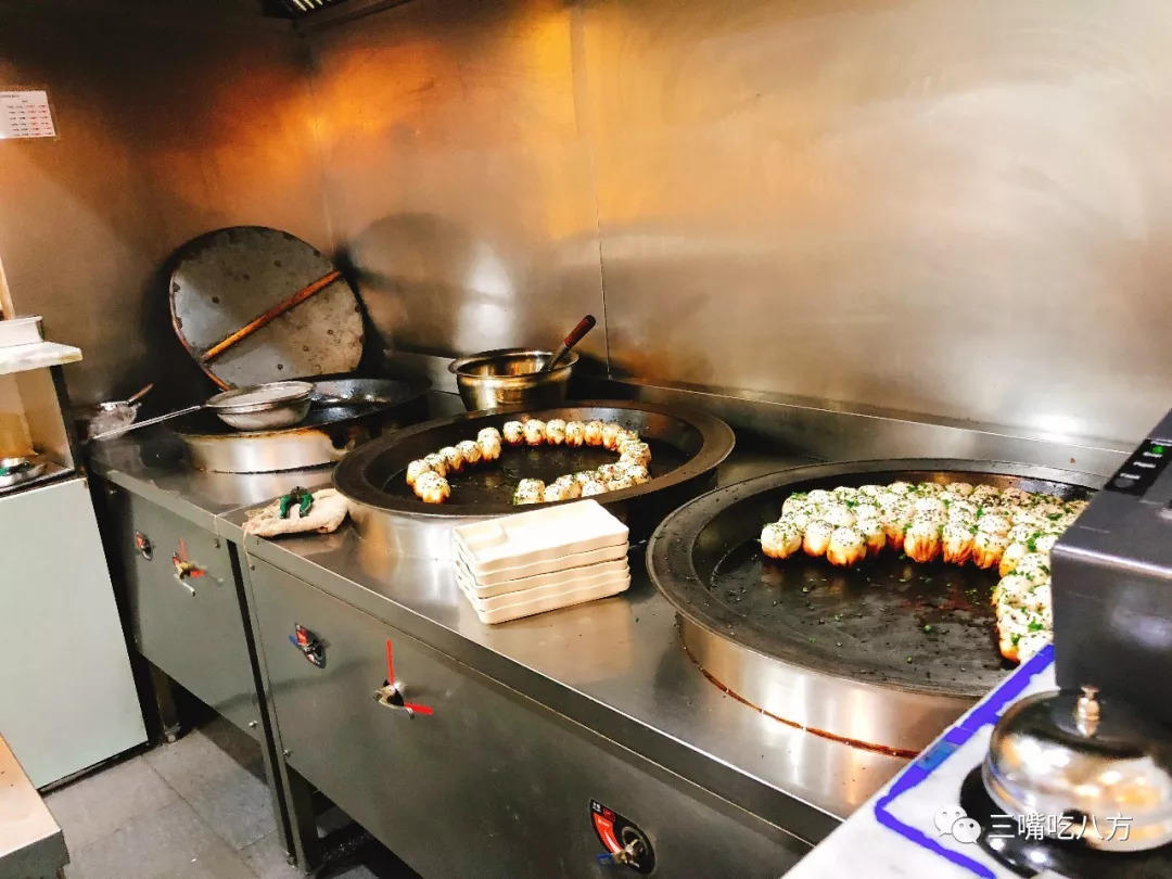 当年要是我没去批发美容美发产品,现在哪里还有小杨生煎的机会!