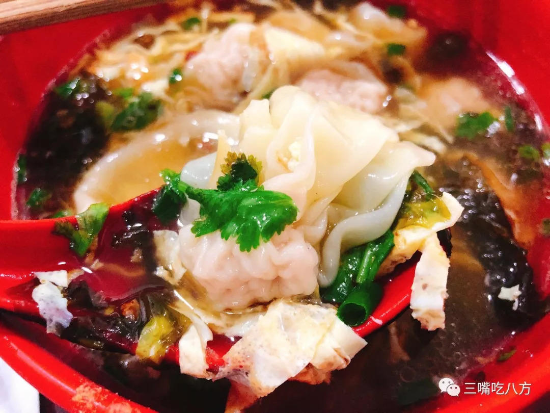 当年要是我没去批发美容美发产品,现在哪里还有小杨生煎的机会!