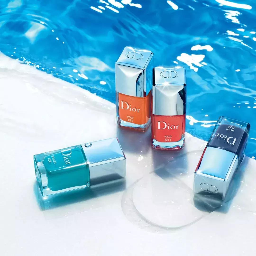 夏天指甲油2022年新款显白图片,显手白的十种指甲油推荐