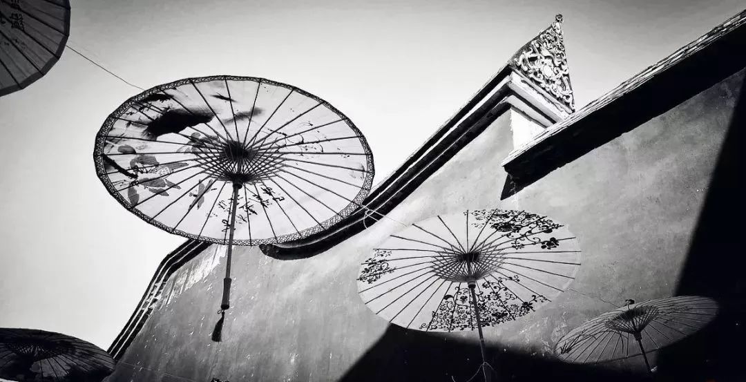 一个人如何拍古建筑照拍出高级感,古建筑旅游人像拍摄技巧