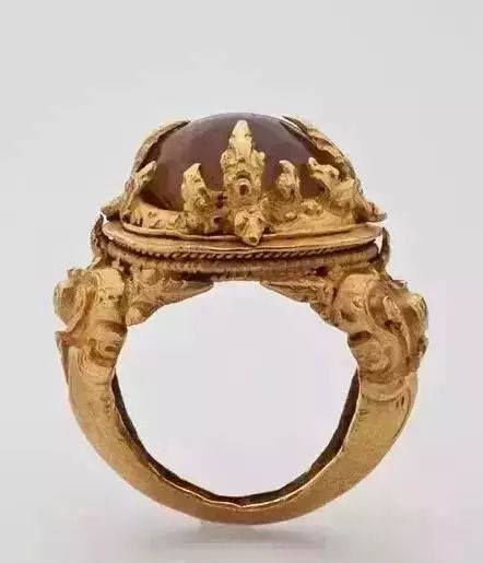 世界十大珍稀琥珀图片,世界各地琥珀特征