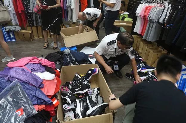 朋友圈卖阿迪是真是假,实体店买到假阿迪