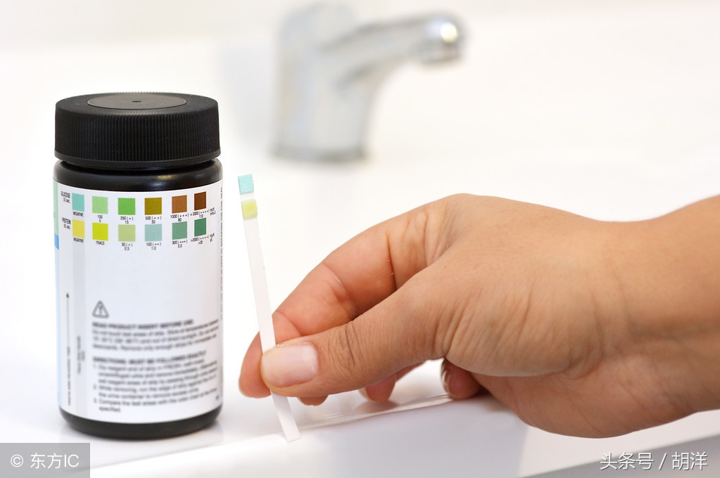 尿里有蛋白为什么医生不治疗,尿里有蛋白质正不正常