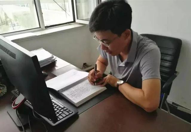 通辽市妇联男干部张贺英的驻村帮扶工作被评优啦！