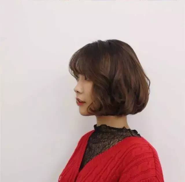 适合小脸的短发超级减龄好看,大脸短发好看还是小脸短发好看