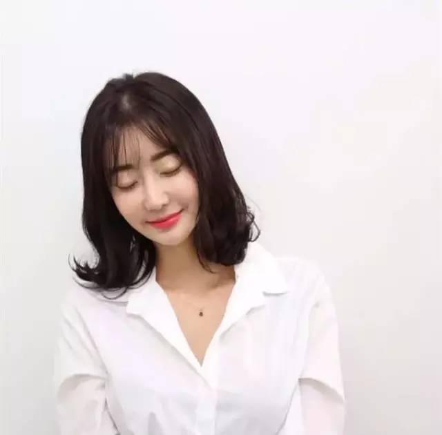 适合小脸的短发超级减龄好看,大脸短发好看还是小脸短发好看