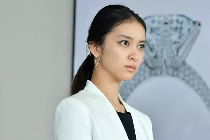 C位女神の心机3大撞星事件频发地让你和梦想中的ICON“一吻定情”