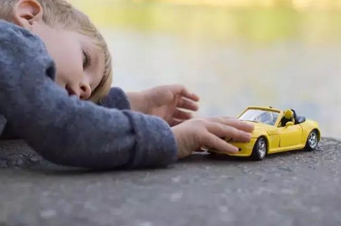 父母离婚对孩子的影响主要有哪些,父母离婚会给孩子心理伤害