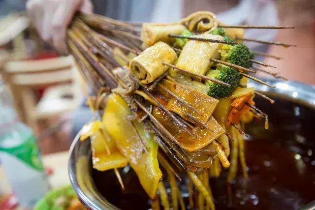 成都｜撸着串呷着茶，我们在“成姆斯特丹”找到不一样的乐子